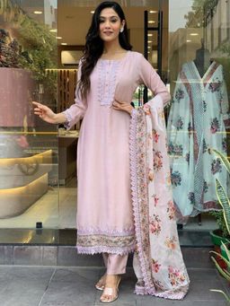 BLACK SCISSOR - Women Pink Chanderi Silk Solid Kurta with Pant and Dupatta (Set of 3)