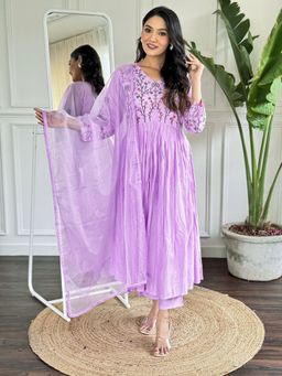 BLACK SCISSOR - Women Lavender Chanderi Silk Embroidered Kurta with Pant and Dupatta (Set of 3)