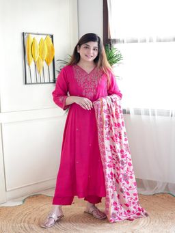BLACK SCISSOR - Women Pink Chanderi Silk Embroidered Kurta with Pant and Dupatta (Set of 3)
