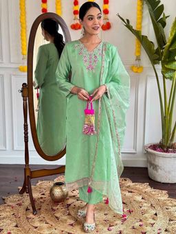 BLACK SCISSOR - Women Green Chanderi Silk Embroidered Kurta with Pant and Dupatta (Set of 3)