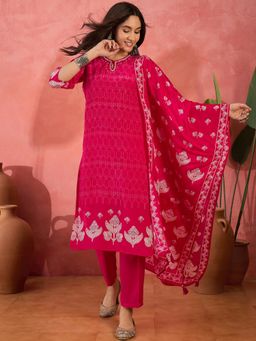 Vastramyaa - Women Pink Crepe Printed Kurta with Pant and Dupatta (Set of 3)