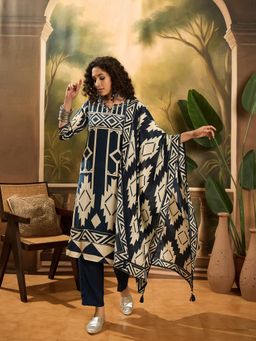 Vastramyaa - Women Teal Crepe Printed Kurta with Pant and Dupatta (Set of 3)