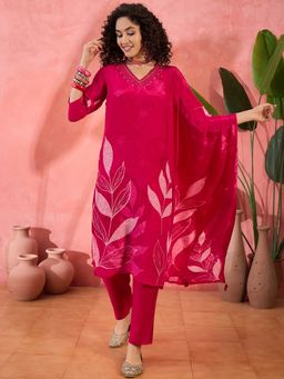 Vastramyaa - Women Magenta Crepe Printed Kurta with Pant and Dupatta (Set of 3)