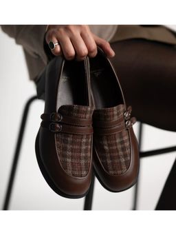 Coral Haze - Deco Brown Loafers