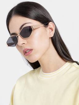 Twenty Dresses by Nykaa Fashion - Uv Protected Lens Black Sunglasses