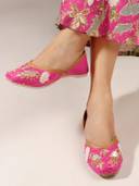 Pink color option, Currently selected