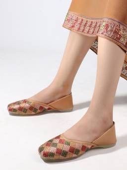 DENILL - Beige Women's Juttis Checkered Toe And Dml Designer