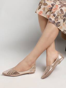 DENILL - Women's Metallic Gold Embellished Juttis With Pearls