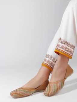 DENILL - Beige Traditional Women's Juttis With Detailing
