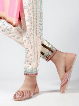 DENILL - Traditional Women's Juttis With Gold And Pink Detailing