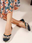Navy Blue color option, Currently selected
