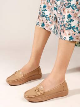 DENILL - Beige Women's Loafers With Decorative Buckle Detailing