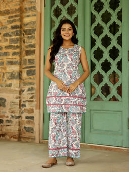 Baisacrafts - Off White and Blue Floral Printed Cotton Kurta with Pant (Set of 2)