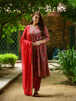 Baisacrafts - Red and Green Floral Printed Cotton Kurta with Pant & Dupatta (Set of 3)