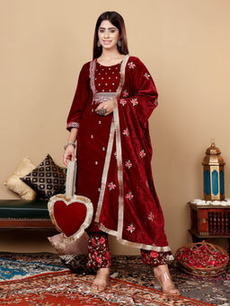 Varanga - Red floral zari yoke Regular Thread Work Kurta with Trousers & Dupatta