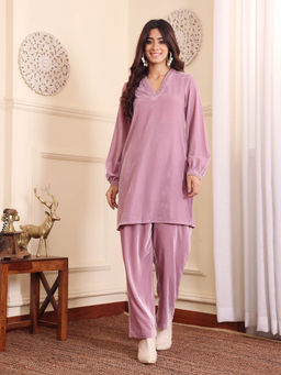 Varanga - Lavender V Neck Balloon Sleeve V Neck Velvet Winter Kurta with Trouser