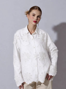 SHOWOFFFF - Edition Women's White with Floral Applique Detail Shirt