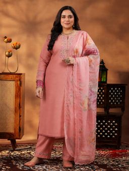 Extra love by Libas - Women Peach Printed Silk Blend Kurta and Pant with Dupatta