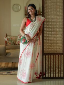 Suta - Women White Tassels Cotton Saree