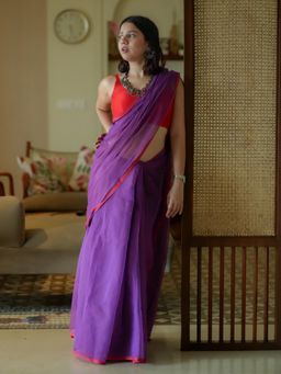 Suta - Women Magenta Tassels Cotton Saree