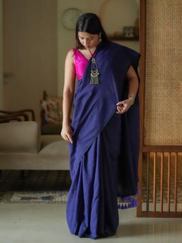 Suta - Women Blue Tassels Cotton Saree