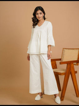 KAKOI - White Bell-Bottom Pant