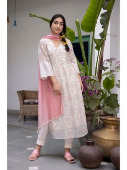 CHHAYA MEHROTRA - Off White Saamya Kurta with Pant and Dupatta (Set of 3)