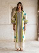 Off White color option, Currently selected