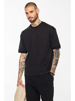Snitch - Men Black Solid Half Sleeves Casual T-Shirt