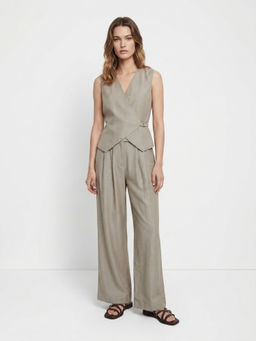 Cover Story - Grey Polyester Sleeveless Solid/Plain Top
