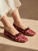 Maroon color option, Currently selected