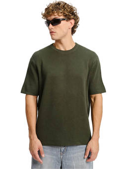 Bonkers Corner - Men Green Solid T-Shirt