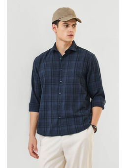 Snitch - Men Navy Blue Checks Casual Shirt