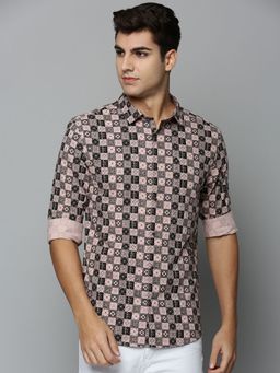 SHOWOFFFF - Mens Spread Collar Peach Printed Shirt