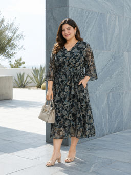 Oxolloxo - Women Plus Size Black Foil Printed V-Neck Dress With Belt