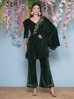 Jhambthread - Women Green Velvet Hand Embellished Kurta and Pant