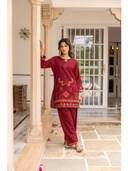 Red color option, Sold out, Currently selected
