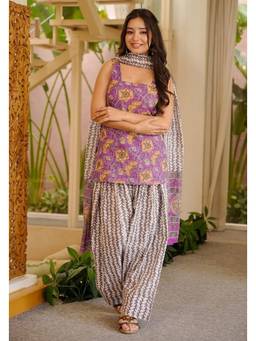 Kedar Fab - Pink Cotton Blend Floral Printed Kurti with Farshi Salwar and Dupatta