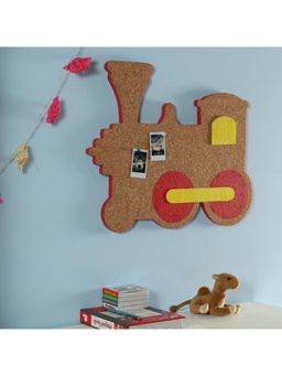 Pinch of Pretty - Train Pinboard