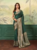 Green color option, Sold out, Currently selected