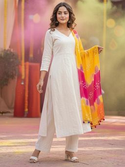 Varanga - Women Kurta With Pant & Dupatta