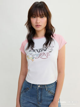 Pomelo - x MOMOREI Graphic Raglan Tee - White