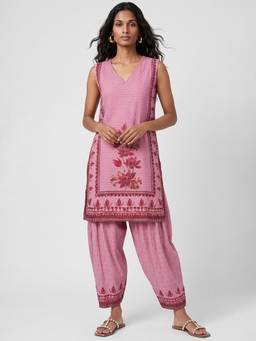 max - Women Pink Floral V-Neck Kurta with Pant