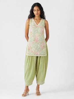 max - Women Off White Floral Print V-Neck Kurta with Pant