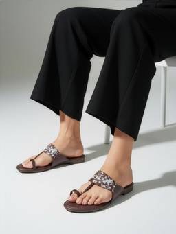 CHINRAAG - Womens Brown Printed Strap Toe Ring Flats