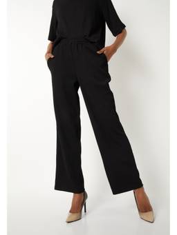 max - Women Black Textured Comfort Fit Trousers