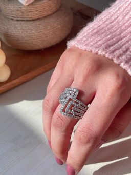 ISHKAARA - White Luminous Kiss AD Ring