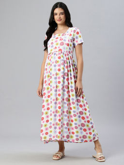 Swishchick - White Fit and Flare Concealed Feeding Zip Maternity Dress