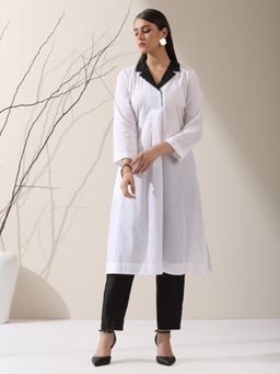 Swtantra - Women White Pure Cotton Solid Kurta with Pant
