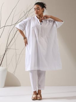 Swtantra - Women White Pure Cotton Embroidered Kurta with Pant